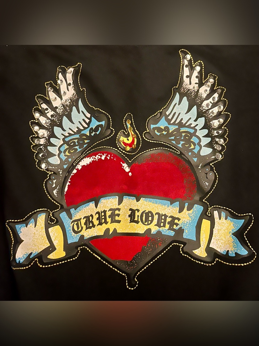 Vintage Ed Hardy Sweatshirt ❤️❤️
TRUE LOVE ❤️